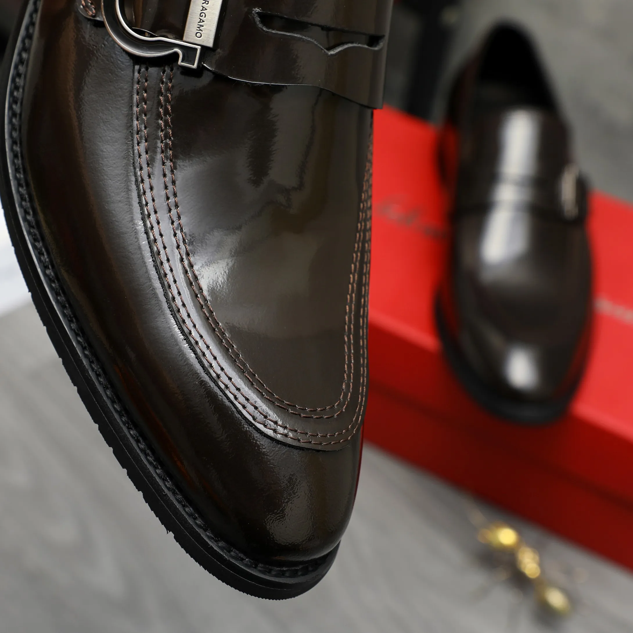 Men's shoes 💰460 Product trademark: Ferragamo "Ferragamo" business slip-on leather shoes Regular size: 39-44 Product materials: Selected high-quality pearlescent cowhide upper, cowhide lining, original outsole